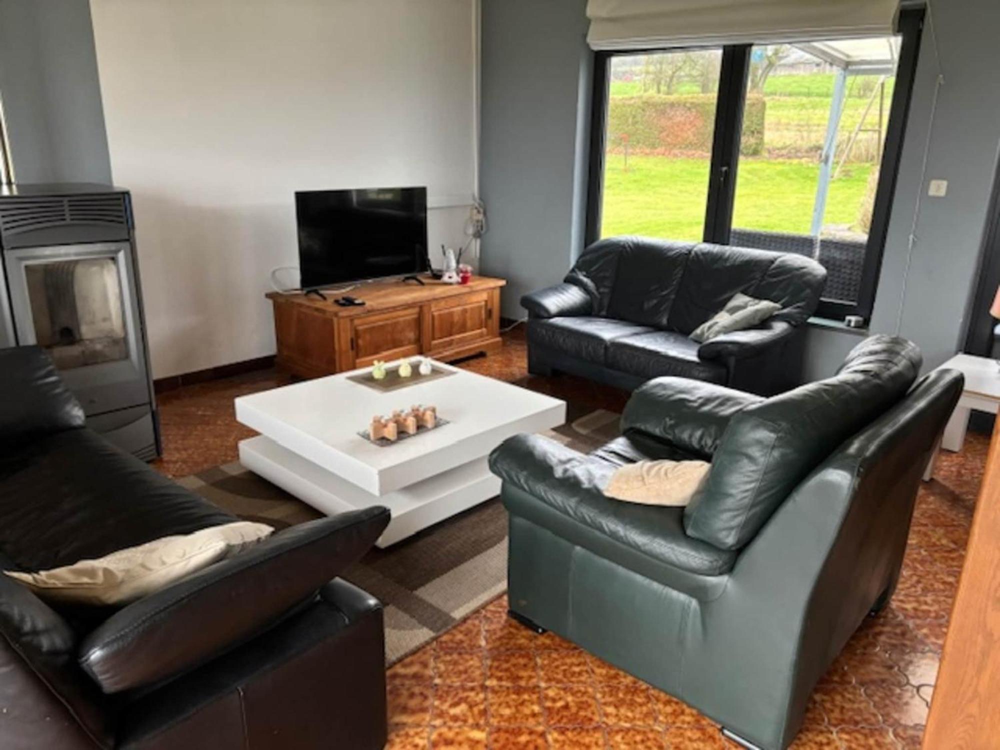 Sophisticated Holiday Home In Lierneux Near Forest Екстериор снимка