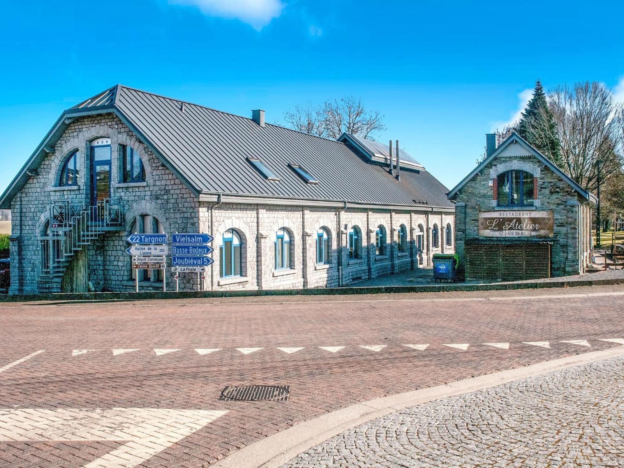 Sophisticated Holiday Home In Lierneux Near Forest Екстериор снимка